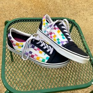 9.5 women’s multicolored checkered Vans sneakers